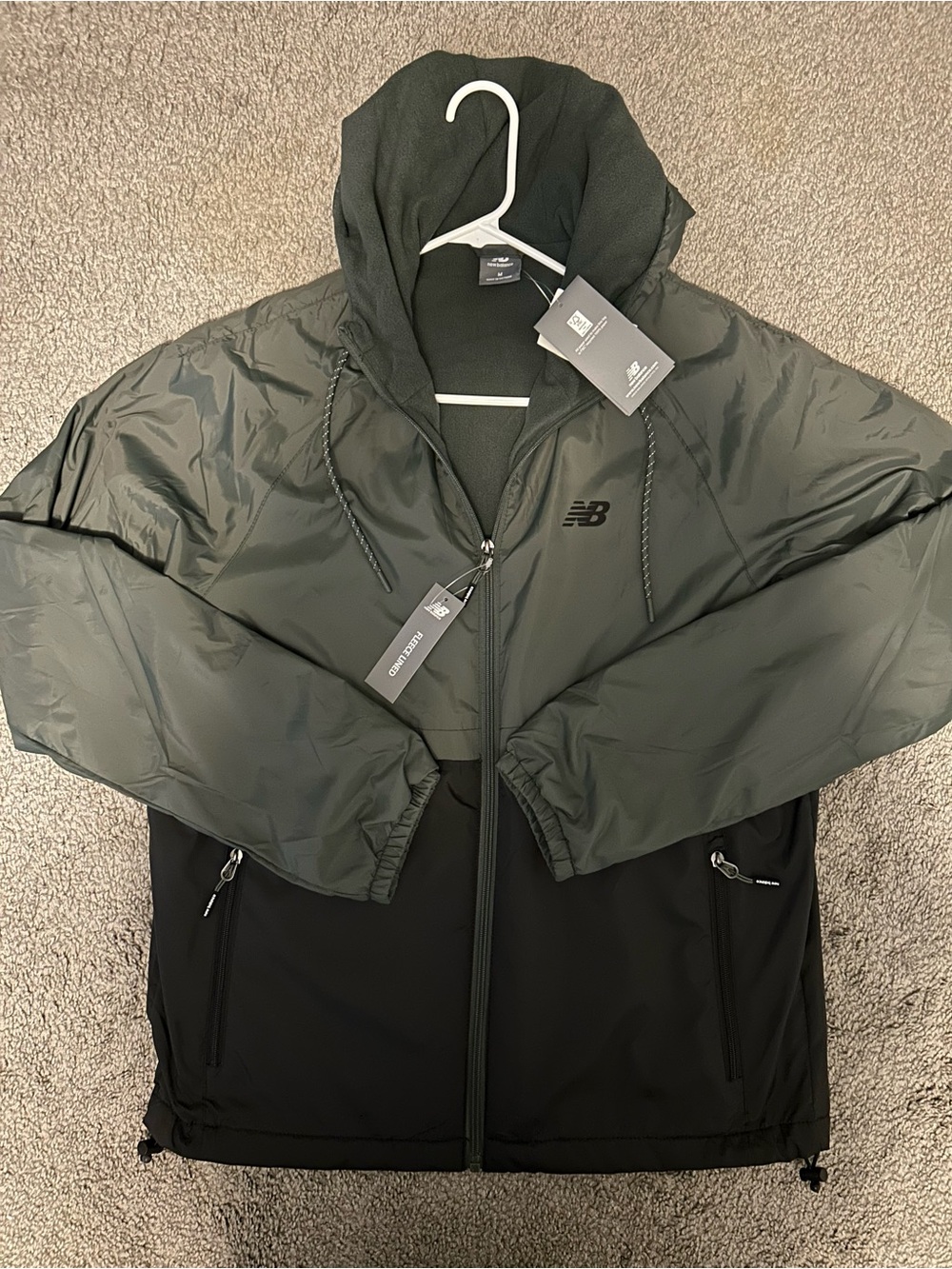 New Balance Men’s Black/Hunter Green Fleece Lined Hooded Jacket Medium New!!